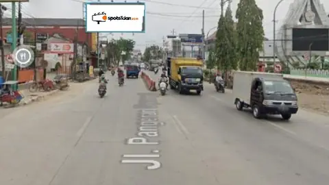 Billboard 10 × 5 m di Jl. Raya Pantura (Alun alun Diponegoro Jalur Pantura), Brebes, Jawa Tengah