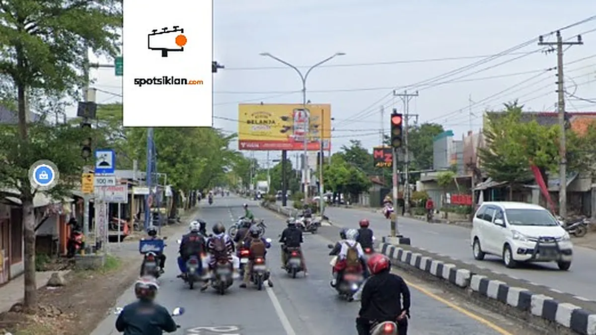 Baliho 4 × 6 m di Jl. Gajah Mada (Arah Samsat Brebes), Jawa Tengah