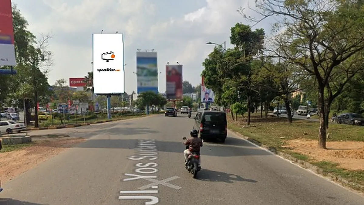Billboard 5 × 10 m di Jl. Yos Sudarso (Depan Indo Mobil), Batam, Kepulauan Riau