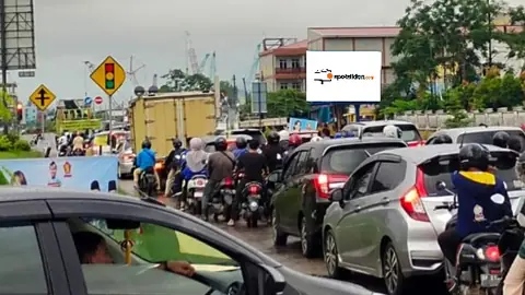 Baliho 4 × 6 m di Jl. Pahlawan (Depan Universitas Riau Kepulauan), Batam, Kepulauan Riau