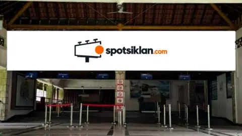 Neon Box 11,5 × 2 m di Pelabuhan Batam Nongsapura (Area Atas Imigrasi Kedatangan Nongsapura), Kepulauan Riau