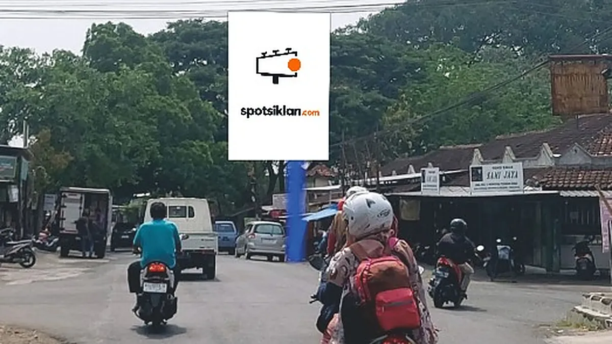 Baliho 4 × 6 m di Jl. Simo Kalioso (Perempatan Nogosari), Boyolali, Jawa Tengah