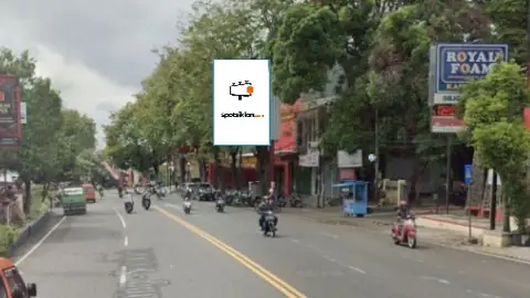 Baliho 6 × 4 m di Jl. Pandanaran (Area Depan Toko Pareto, Pasar Kota Boyolali, Dari Semarang ke Solo), Jawa Tengah