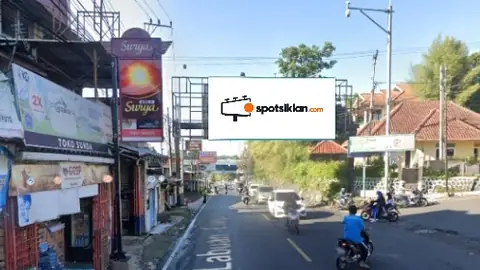 Bando Jalan 5 × 10 m di Jl. Raya Cimacan (Arah RSUD Cimacan), Cianjur, Jawa Barat