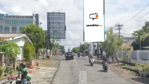 Billboard 5 × 10 m di Jl. Budi Utomo (Bandengan Cilacap, Arah Alun-Alun Kota Cilacap), Jawa Tengah