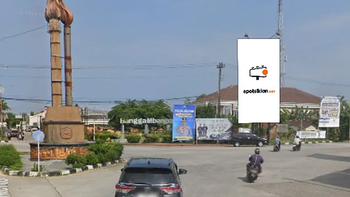 Billboard 5 × 10 m di Jl. Gumilir - Purwokerto (Tugu Lilin Cilacap), Jawa Tengah