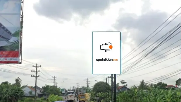 Baliho 4 × 6 m di Jl. Raya Cantelan (Perempatan Cantelan), Cilacap (unit 2), Jawa Tengah