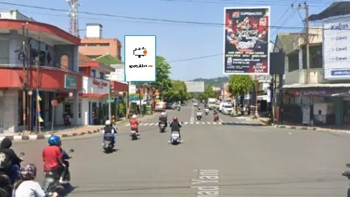 Baliho 4 × 6 m di Jl. Martadinata (Perempatan Jl. A Yani), Cilacap, Jawa Tengah
