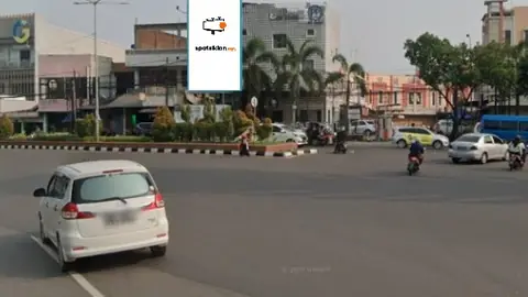 Billboard 10 × 5 m di Jl. Jombang Masjid (Area Tugu Kota depan Greenpark), Cilegon, Banten