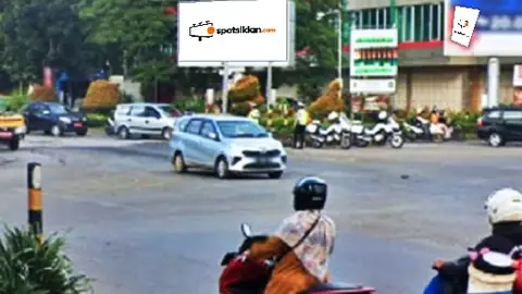 Videotron 3 × 6 m di Jl. Simpang 4 Jalan Lintas Selatan (Dari exit tol Cilegon Timur menuju Kota Cilegon), Banten