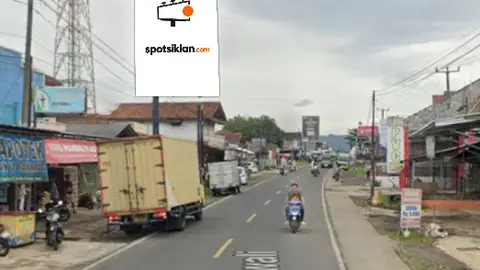 Baliho 4 × 6 m di Jl. Siliwangi (Dari Ciamis Menuju Alun alun Kawali), Jawa Barat