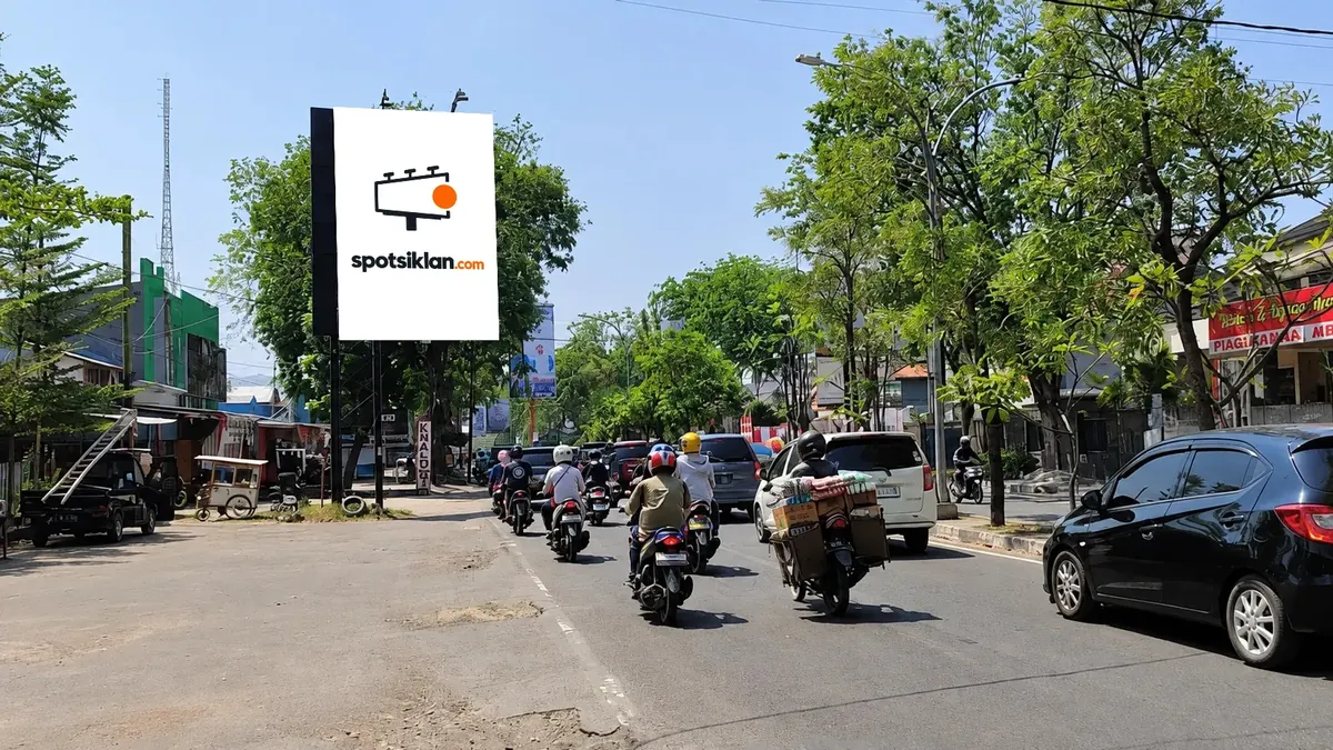 Billboard 4 × 6 m di Jl. Cipto Mangunkusumo (Depan Disnaker), Cirebon, Jawa Barat