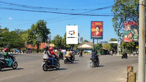 Billboard 4 × 6 m di Jl. Slamet Riyadi, Cirebon, Jawa Barat