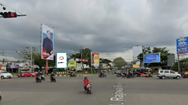 Baliho 6 × 4 m di Jl. Ahmad Yani Larangan (Di Perempatan Jl. Ahmad Yani), Cirebon, Jawa Barat