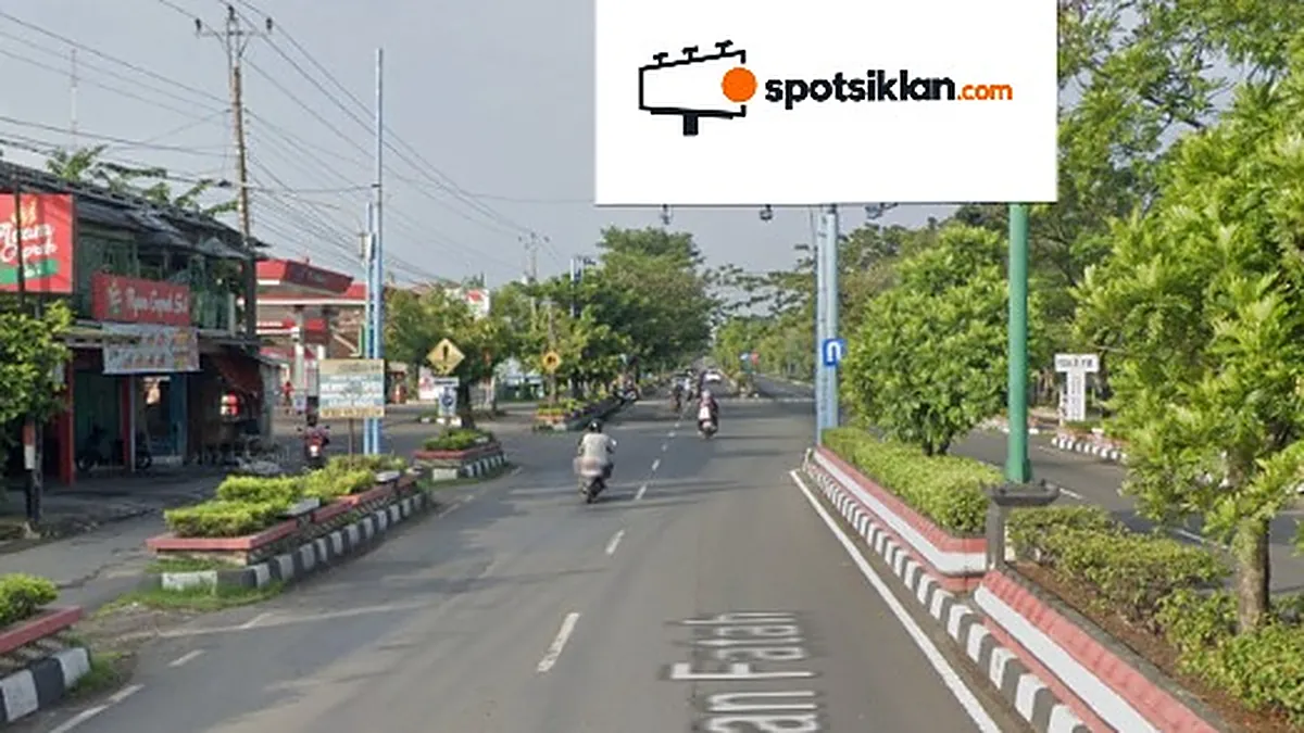 Billboard 10 × 5 m di Jl. Sultan Fatah (Depan SPBU), Demak (unit 1), Jawa Tengah