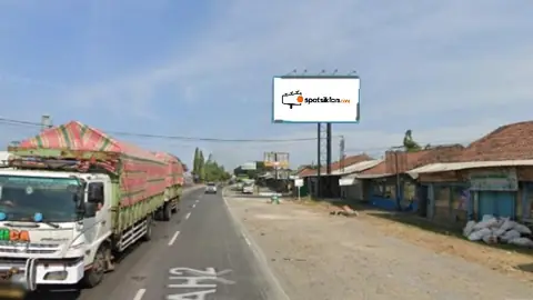 Billboard 5 × 10 m di Jl. Demak-Kudus (Arah dari Demak Menuju ke Kudus), Jawa Tengah
