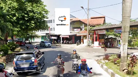 Billboard 4 × 6 m di Jl. Tole Iskandar (View dari arah Jl. Raya Bogor) Kota Depok, Jawa Barat
