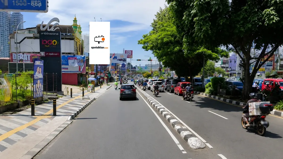 Billboard 5 × 10 m di Jl. Margonda Raya Arah Sawangan, Depok, Jawa Barat