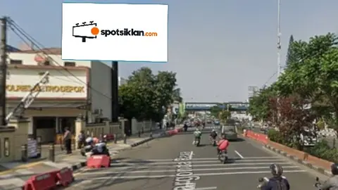 Billboard 10 × 5 m di Jl. Margonda Raya (Polres Metro Depok), Jawa Barat