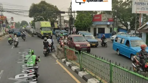 Billboard 5 × 10 m di Jl. Raya Bogor (Akses UI, Dari Jakarta ke Depok), Jawa Barat