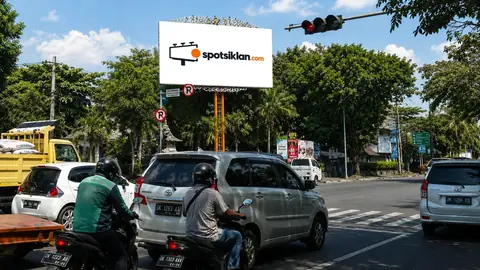 Billboard 5 × 10 m di Jl. By Pass IB. Mantra, Denpasar - Bali