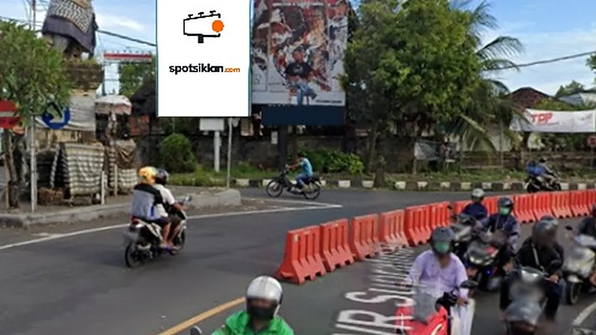 Baliho 6 × 4 m di Jl. Raya Barubulan 1 (Area Batu Bulan, Hadap Utara), Gianyar, Bali