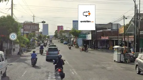 Baliho 4 × 6 m di Pertigaan Kepek (Dari Arah Jogja), Gunung Kidul, DI Yogyakarta