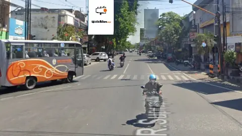 Baliho 6 × 4 m di Jl. A. Yani (Perempatan Jl. S. Parman arah Pasar Grobogan), Jawa Tengah