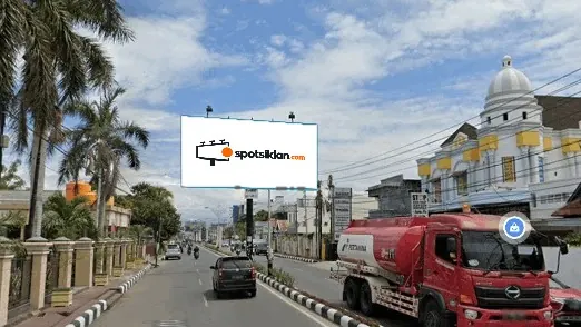 Billboard 5 × 10 m di Jl. Ahmad Yani (Arah Menuju Bundaran Saronde, Hadap Selatan), Gorontalo