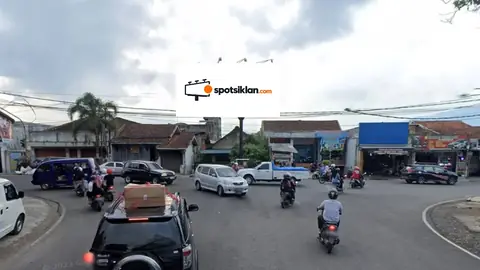 Billboard 5 × 10 m di Jl. Ahmad Yani - Jl. Cimanuk (Alun-Alun Garut), Jawa Barat