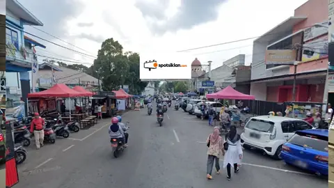 Bando Jalan 5 × 10 m di Jl. Ahmad Yani, Garut, Jawa Barat