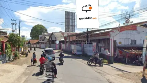Baliho 6 × 4 m di Jl. Karangpawitan (Arah Kab. Garut), Jawa Barat
