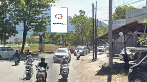 Baliho 4 × 6 m di Jl. Jendral Sudirman (Dekat Taman Pasir Muncang), Garut, Jawa Barat