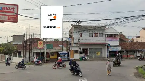 Baliho 4 × 6 m di Jl. Raya Cipanas (Pertigaan Cipanas Panday), Garut, Jawa Barat
