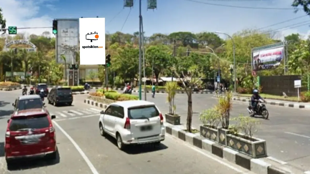Billboard 5 × 10 m di Jl. Dr. Wahidin (Tugu UKS), Gresik, Jawa Timur