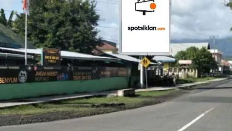 Baliho 4 × 6 m di Jl. Bhayangkara-Jl. Halu (Area Tugu Hibualamo), Halmahera Utara, Maluku Utara