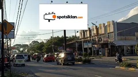 Billboard 4 × 8 m di Jl. Utama Sentani (Area Menuju Bandara, Area Pertokoan), Kabupaten Jayapura, Papua