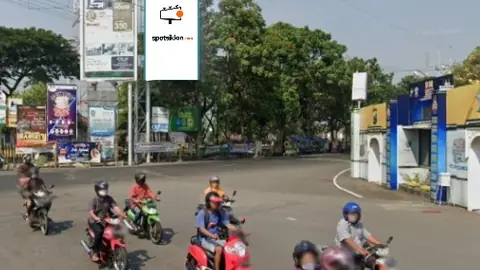 Billboard 4 × 8 m di Jl. KH Hasyim Asy'ari (B) (Arah Stasiun & Alun-alun Jombang), Jawa Timur