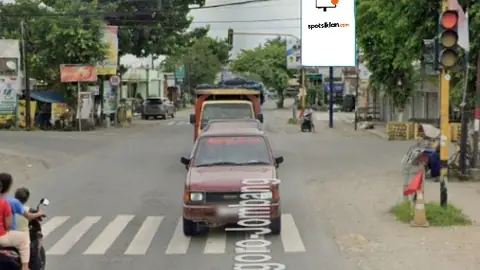 Baliho 4 × 6 m di Jl. Raya Ploso-Babat (Perempatan Jl. Kabuh Babat, Dekat Pasar Kabuh), Jombang, Jawa Timur