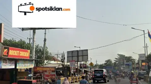 Baliho 4 × 6 m di Jl. Raya Plaoso-Babat (Area Pasar Ploso), Jombang, Jawa Timur