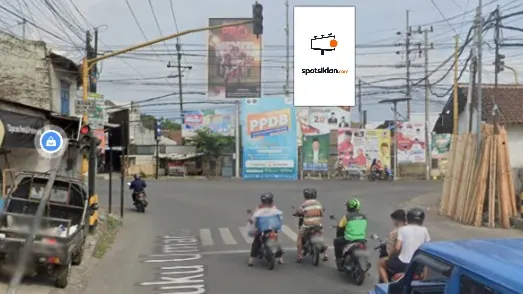 Baliho 4 × 6 m di Jl. Letjend Suprapto (Dari Jl. Teuku Umar), Jember, Jawa Timur