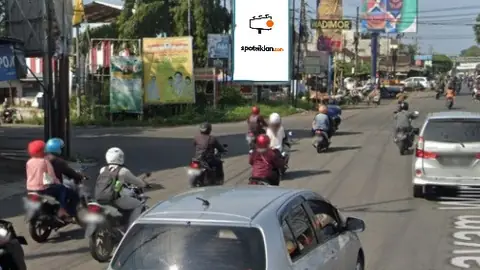 Baliho 4 × 6 m di Jl. Hayam Wuruk (Arah ke Alun-Alun Rambipuji), Jember, Jawa Timur