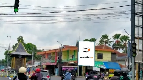 Baliho 4 × 6 m di Jl. Mastrip (Area Bundaran Mastrip), Jember, Jawa Timur