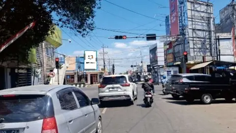 Baliho 4 × 6 m di Jl. Trunojoyo (Perempatan Pasar Tanjung), Jember, Jawa Timur