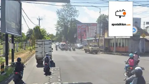 Baliho 4 × 6 m di Jl. Mastrip (Menuju Dr Soebandi Jember), Jawa Timur
