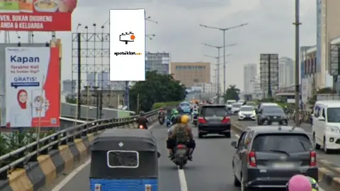 Billboard 12 × 6 m di Jl. KH Hasyim Ashari (Depan Roxy Square), Jakarta Barat, DKI Jakarta