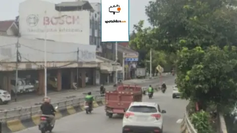 Billboard 6 × 12 m di Jl. Satria Raya (Dari arah Grogol menuju Mall Season City), Jakarta Barat, DKI Jakarta