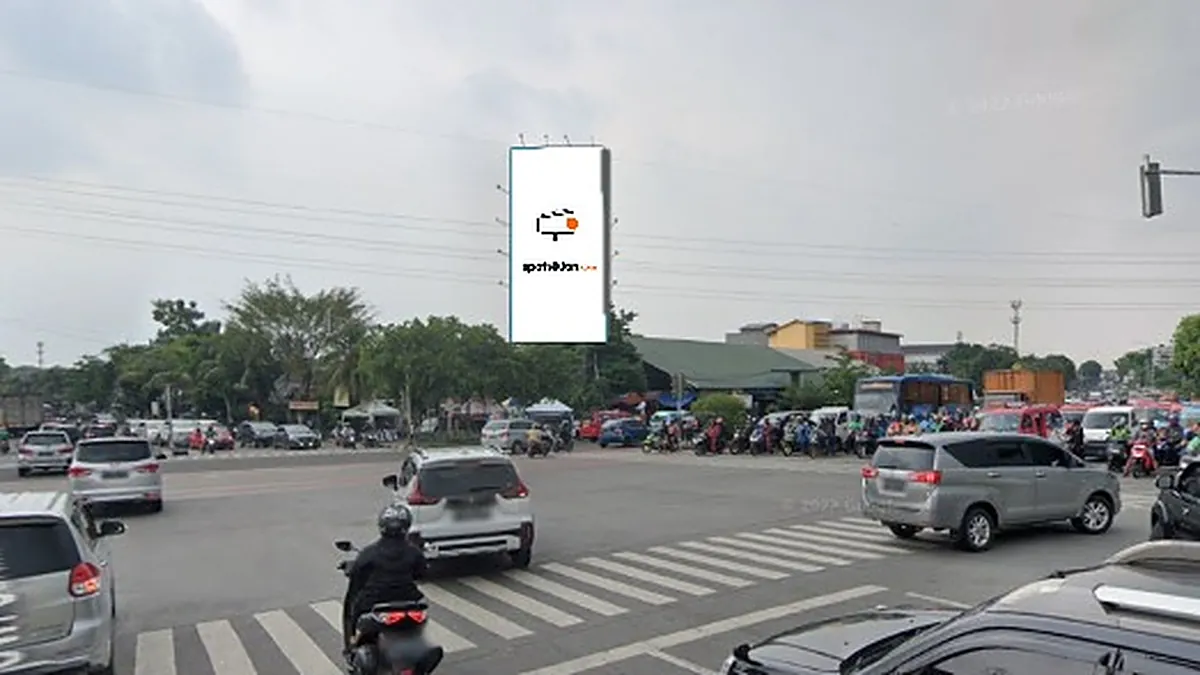 Billboard 8 × 16 m di Jl. Dewi Sartika (menuju Jl. Raya Bogor, Cililitan), Jakarta Selatan, DKI Jakarta
