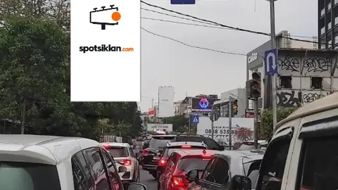 Billboard 8 × 16 m di Jl. Sultan Iskandar Muda (Arah ke Pondok Indah), Jakarta Selatan, DKI Jakarta