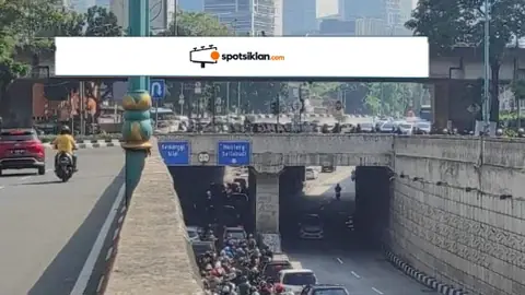 JPO 2,5 × 28 m di Jl. Kapten Tendean (Flyover Mampang ke Kuningan), Jakarta Selatan, DKI Jakarta